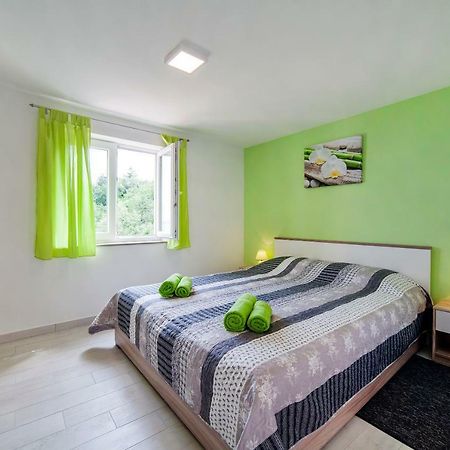 Apartmani Sandra Rovini Moscenice Eksteriør bilde