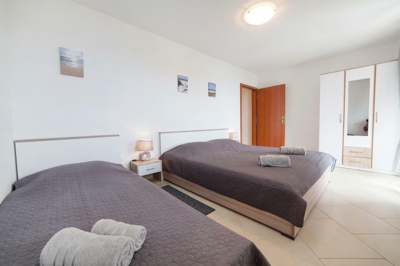 Apartmani Sandra Rovini Moscenice Eksteriør bilde